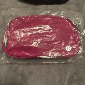 LULULEMON - Everywhere Belt Bag 1L - NWT -  Wild Berry